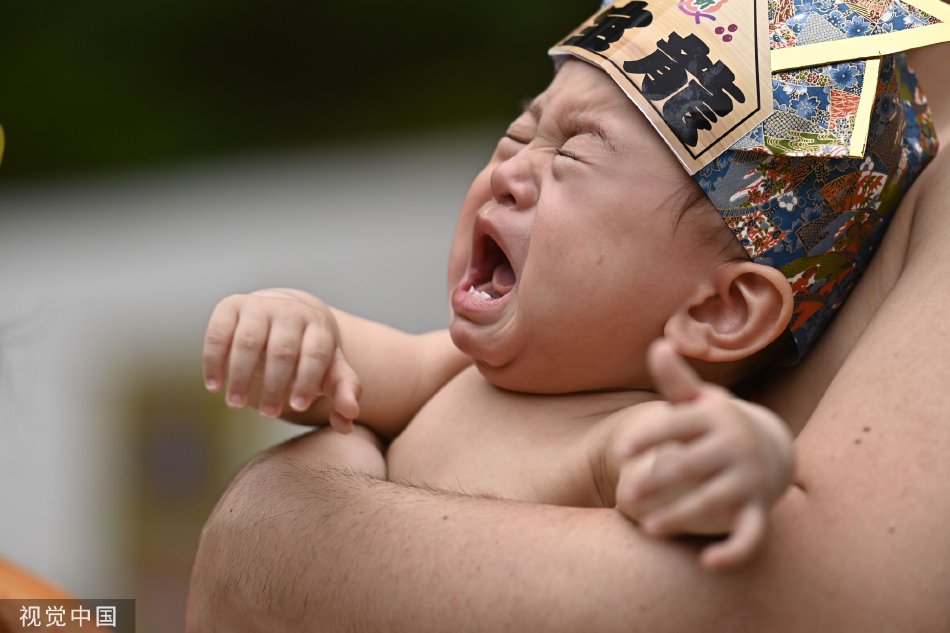 日本举办“宝宝哭”相扑赛_高清图集