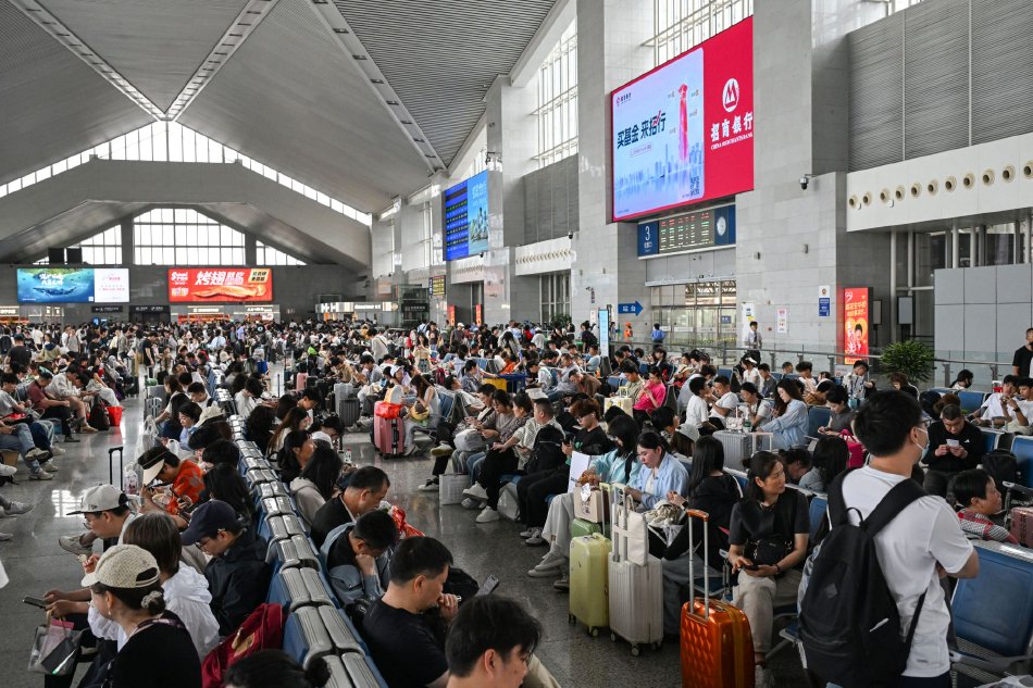 铁路“五一”假期运输旅客发送量累计超1亿人次_高清图集