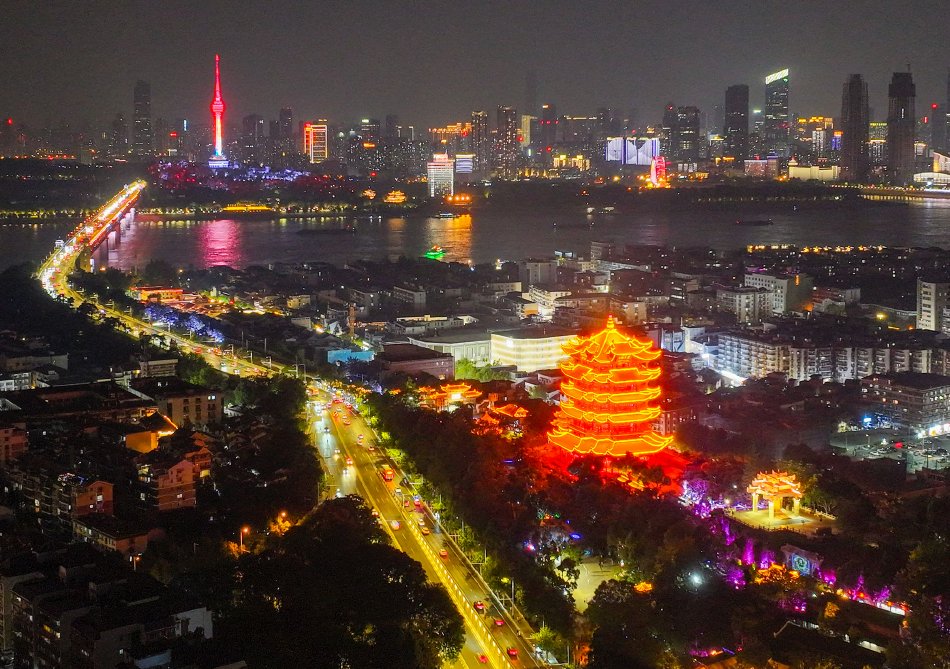武汉黄鹤楼灯光秀点亮夜空_高清图集