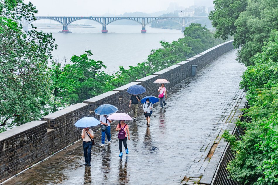 江西赣州：雨中江南宋城淡雅宁静_高清图集