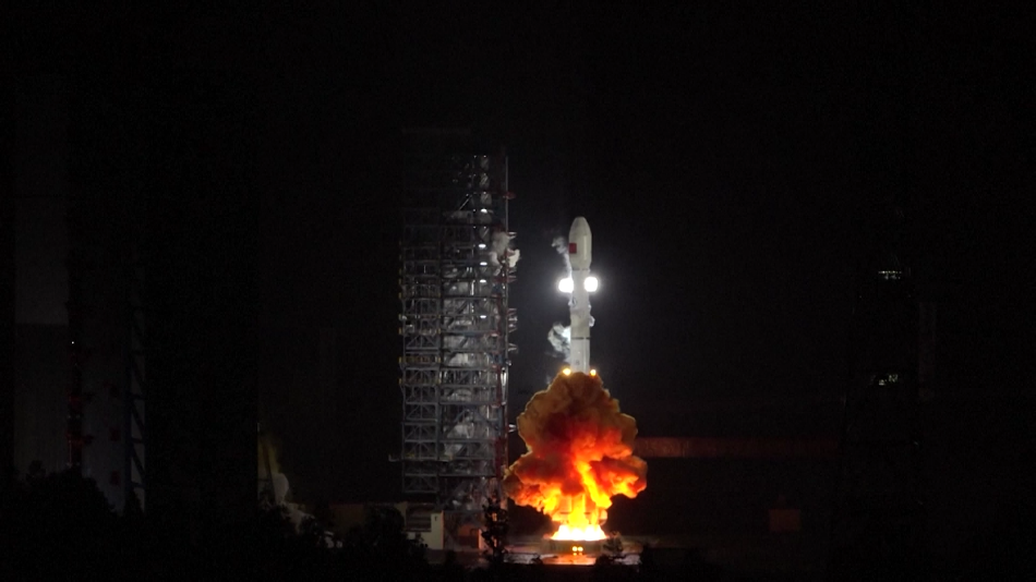我国成功发射中星9C卫星_高清图集