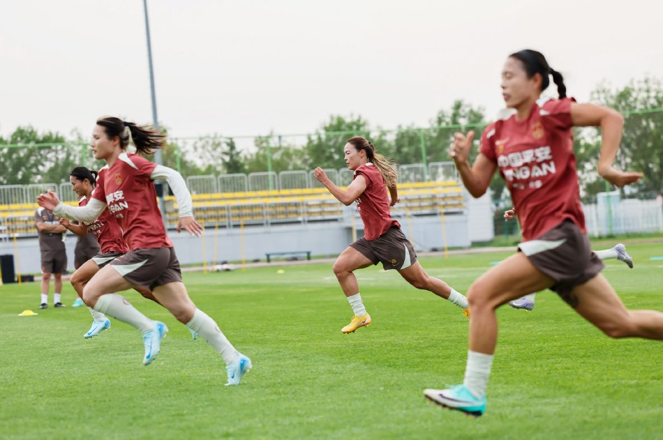 青岛：新一期中国女足集结备战东亚杯_高清图集